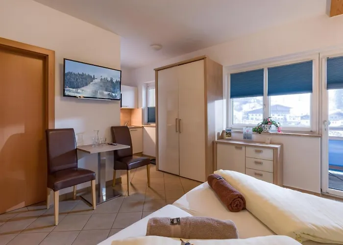 Гостевой дом Haus Romeo Alpine Gay - Men 18+ Only