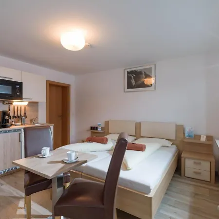 Haus Romeo Alpine Gay - Men 18+ Only Maison d'hôtes 3*